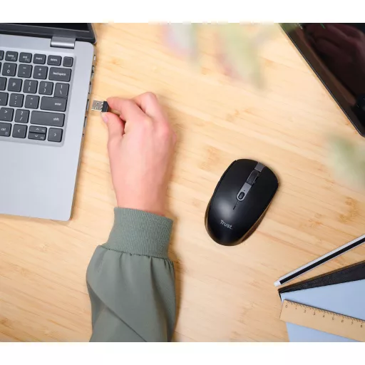 Trust Ozaa egér Irodai Jobbkezes RF vezeték nélküli + Bluetooth Optikai 3200 DPI