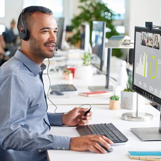 Logitech 960-001055 webkamera 3 MP 1920 x 1080 pixelek USB Fekete