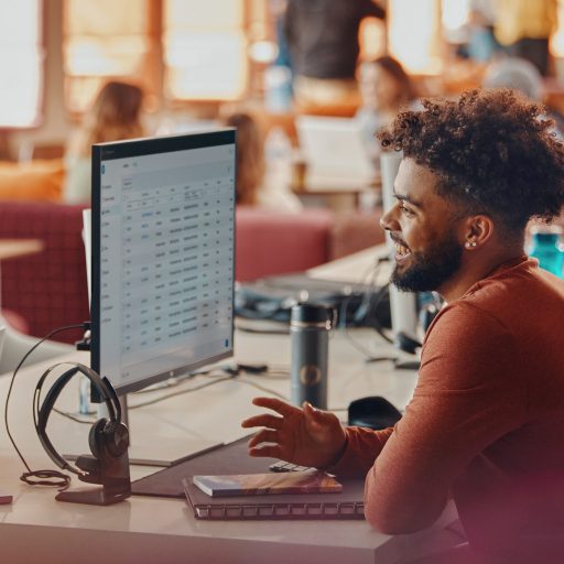 HP Poly Voyager Focus 2 USB-C-C Headset +USB-C/A Adapter +Charging Stand