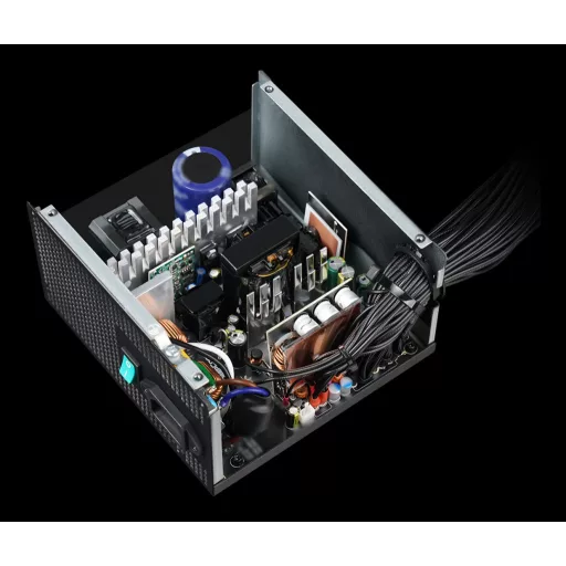 Gamer Storm PN650D 650 W 20+4 pin ATX ATX Fekete