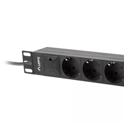 Lanberg PDU-03F-0200-IEC-BK áramelosztó egység (PDU) 1U