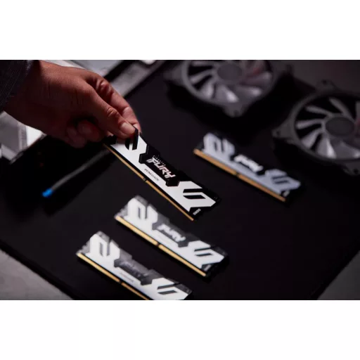 Kingston Technology FURY Renegade 24 GB 1 x 24 GB DDR5 8000 MT/másodperc 288-pin DIMM