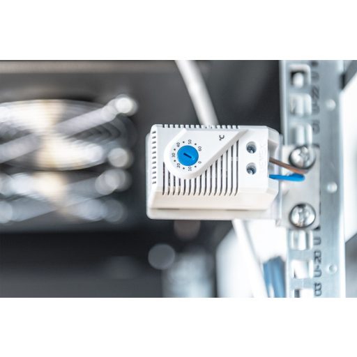 Digitus DN-19 FAN-4-B-N konzolos hűtőberendezés