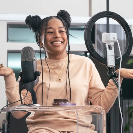 Logitech 960-001297 webkamera 1920 x 1080 pixelek USB Fehér