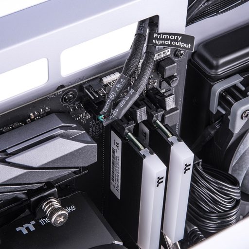 Thermaltake AC-060-CO1OTN-F1 belső tápkábel 0,11 M