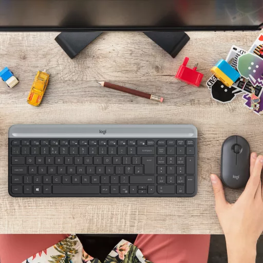 Logitech 920-009204 billentyűzet Egér mellékelve Univerzális Vezeték nélküli RF QWERTY Nemzetközi amerikai Grafit