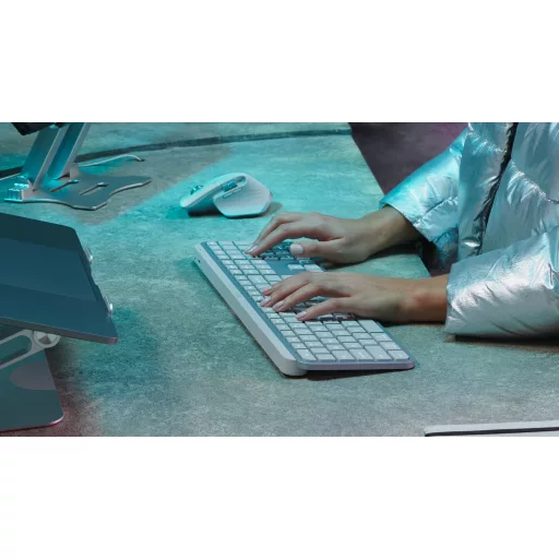 Logitech 920-011572 billentyűzet Univerzális Bluetooth QWERTZ Svájc Szürke