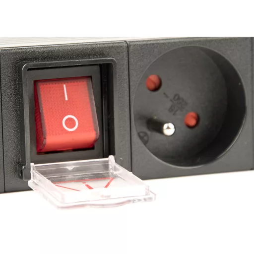 Gembird EG-PDU-014-FC14 áramelosztó egység (PDU) 8 AC kimenet(ek) 1U Fekete