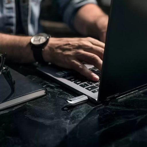 SanDisk SDCZ75-512G-G46 USB flash meghajtó 512 GB USB C-típus 3.2 Gen 1 (3.1 Gen 1) Ezüst