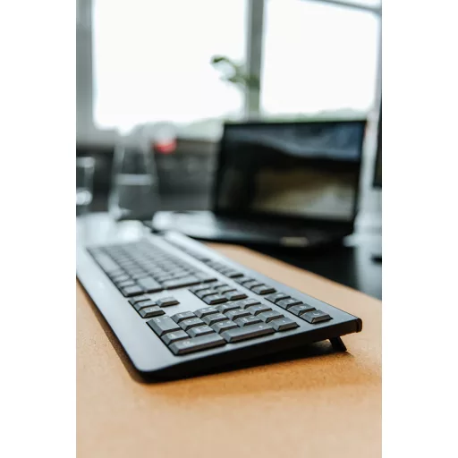 CHERRY KW 3000 billentyűzet Univerzális Vezeték nélküli RF QWERTY Nemzetközi amerikai Fekete