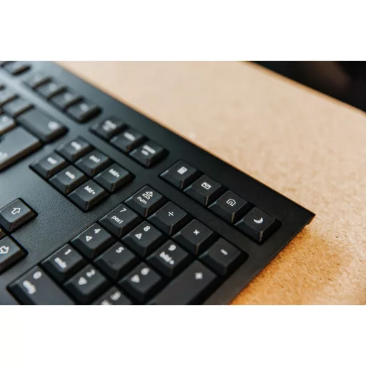 CHERRY KW 3000 billentyűzet Univerzális Vezeték nélküli RF QWERTY Nemzetközi amerikai Fekete