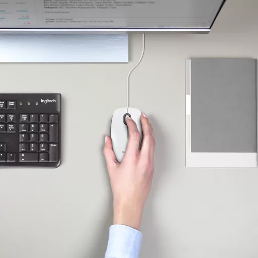 Logitech 910-006764 egér Irodai Kétkezes USB A típus Optikai 1000 DPI
