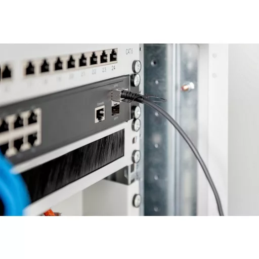 Digitus DN-81221 InfiniBand és száloptikai kábel 1 M SFP+ Fekete