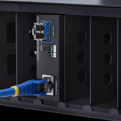StarTech.com MCM10GSFP2 hálózati média konverter 10000 Mbit/s Multi-mode, Single-mode Fekete