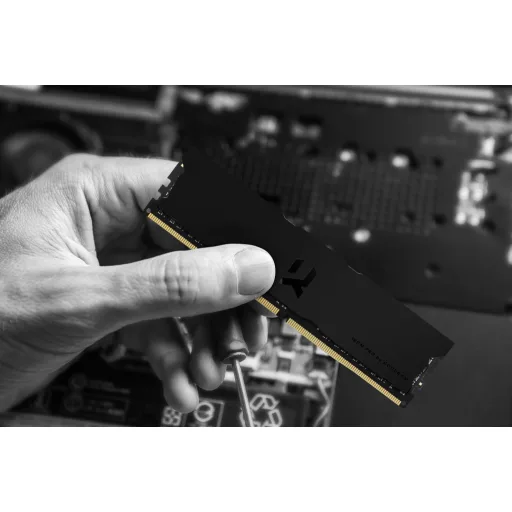 Goodram IRDM PRO IRP-K3600D4V64L18/16G 16 GB 1 x 16 GB DDR4 288-pin DIMM