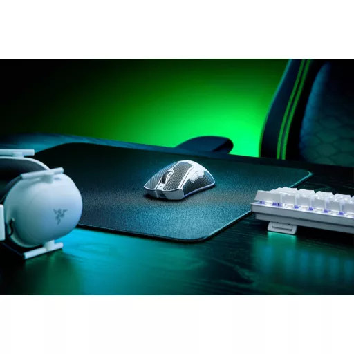 Razer DeathAdder V3 Pro egér Játék Jobbkezes RF Wireless + USB Type-C Optikai 30000 DPI