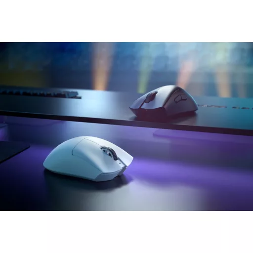 Razer DeathAdder V3 Pro egér Játék Jobbkezes RF Wireless + USB Type-C Optikai 30000 DPI
