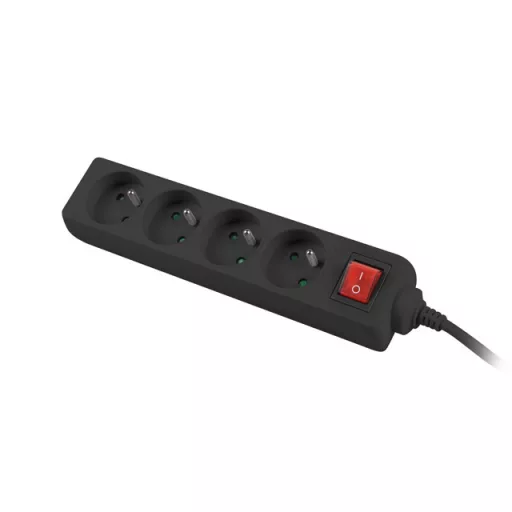 Lanberg PS1-04E-0150-BK elektromos elosztó 1,5 M 4 AC kimenet(ek) Beltéri Fekete