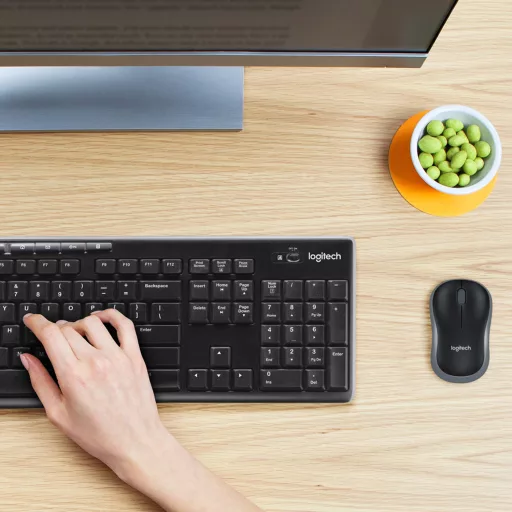 Logitech 920-004509 billentyűzet Egér mellékelve Otthoni Vezeték nélküli RF QWERTY Holland Fekete